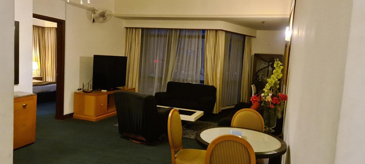 Raymond Suites At Berjaya Times Square クアラルンプール エクステリア 写真